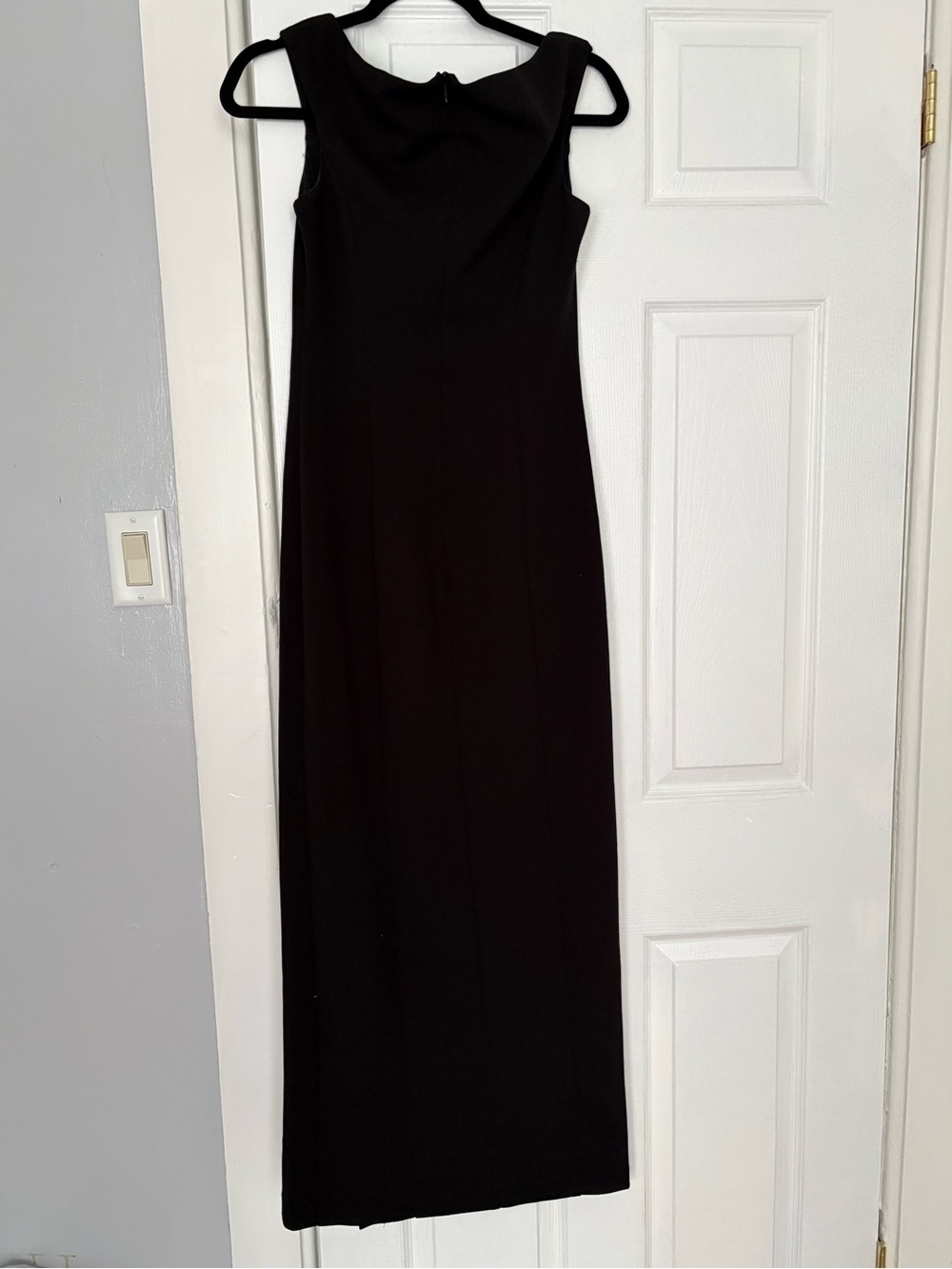 Vince Camuto Black Sleeveless Column Dress with Rhinestone Side Slit Size 6P - Picture 4 of 7